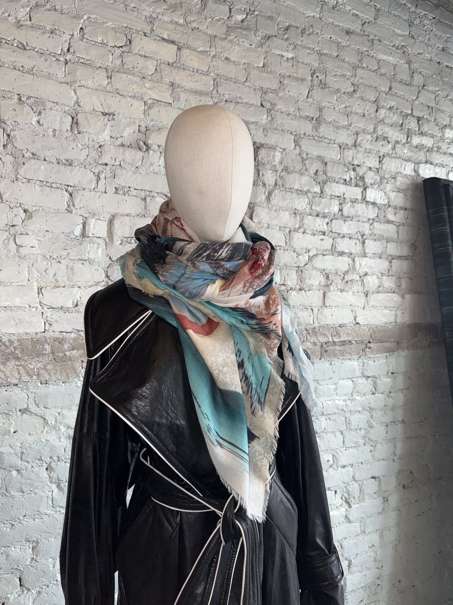 ABSTRACT MOTIF SCARF