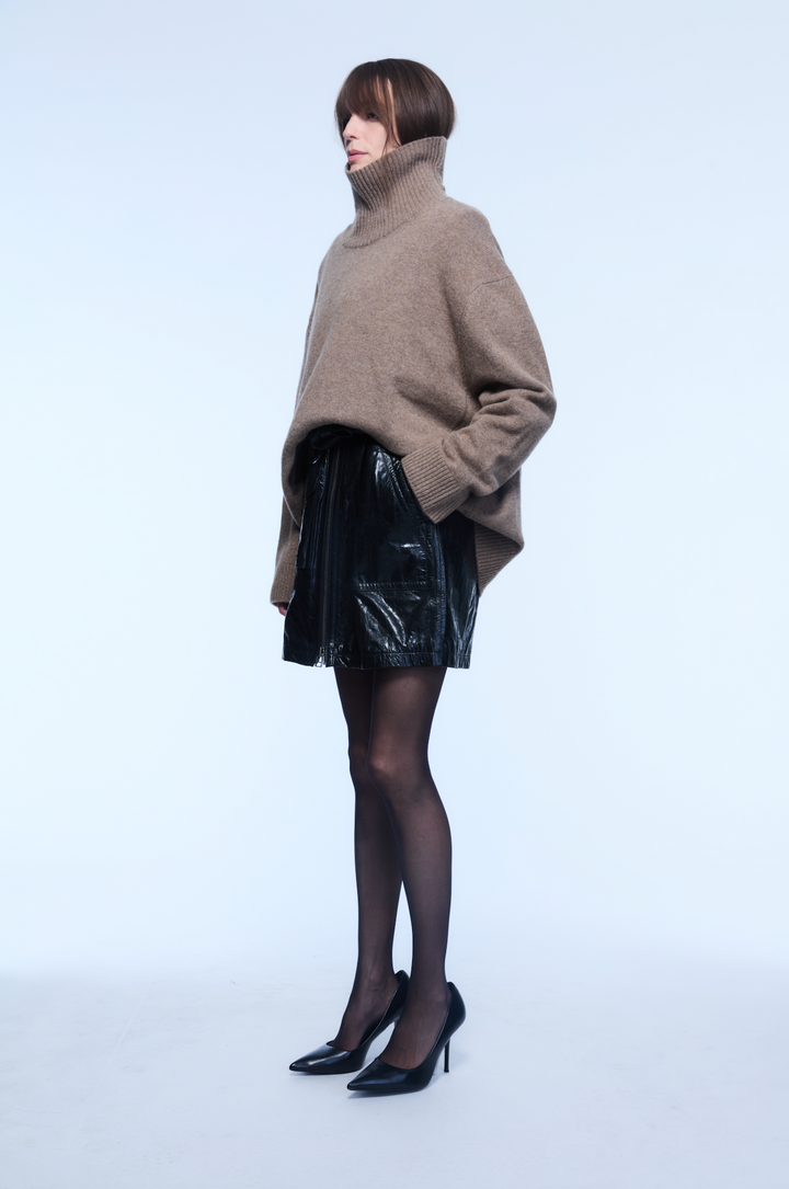 CAMEL TURTLENECK SWEATER