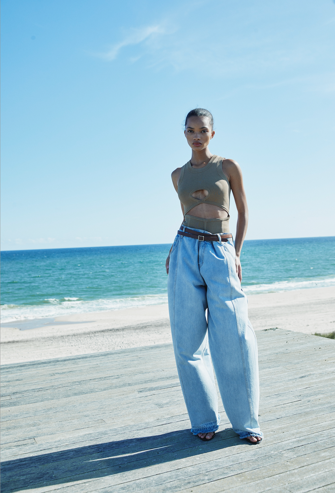 KEYHOLE TOP