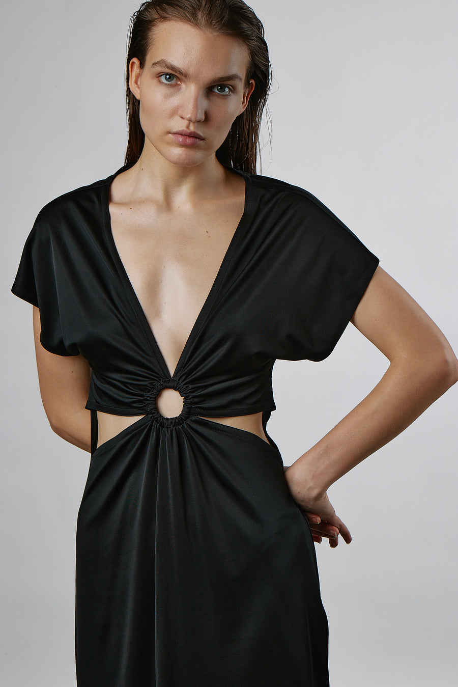 FRONT RING GATHER SIDE SLIT DRESS