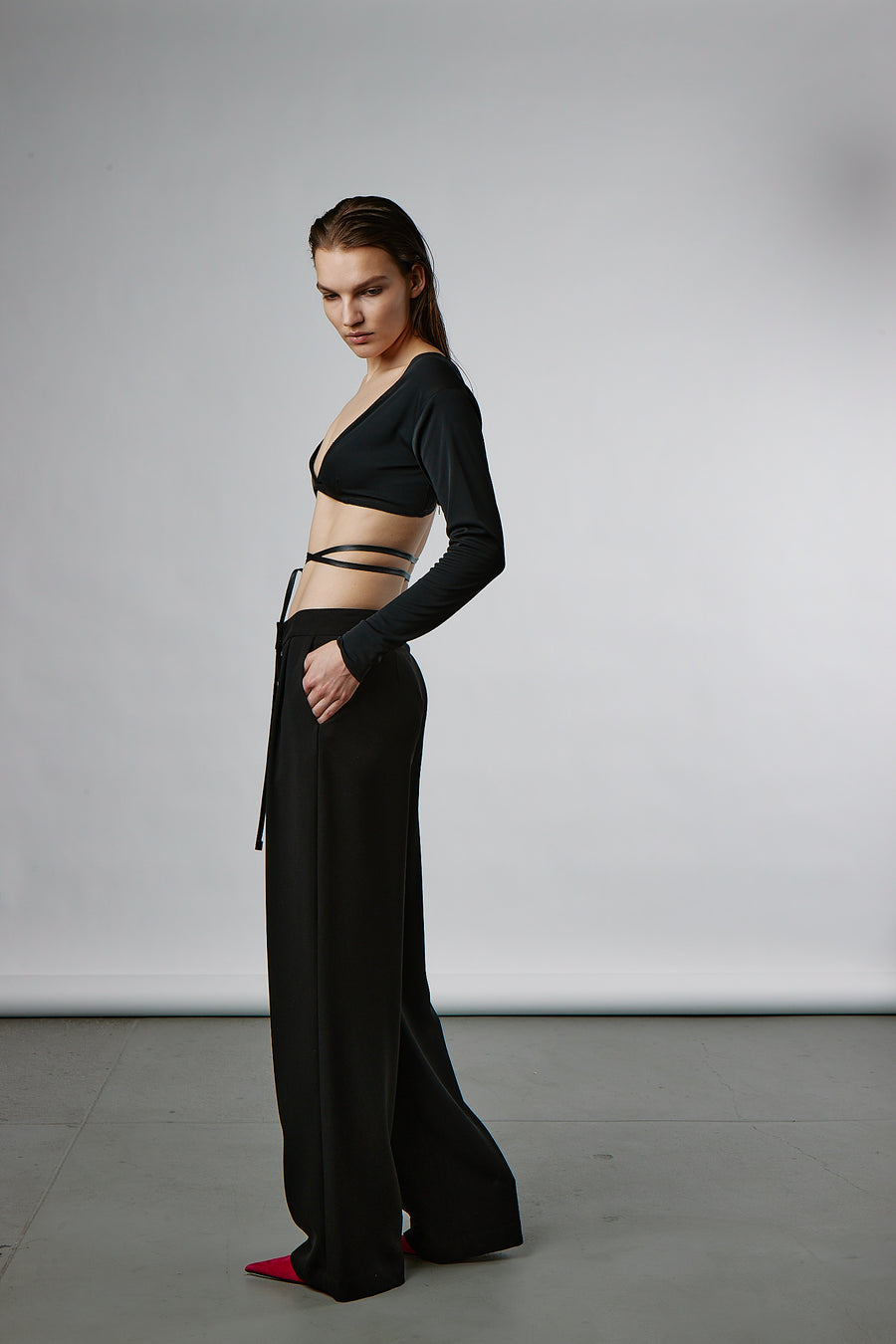 UNBALANCED BRA SLEEVE TOP