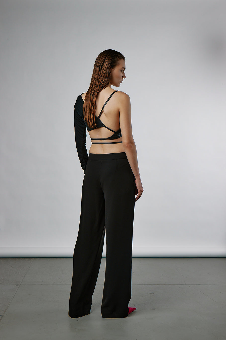 UNBALANCED BRA SLEEVE TOP